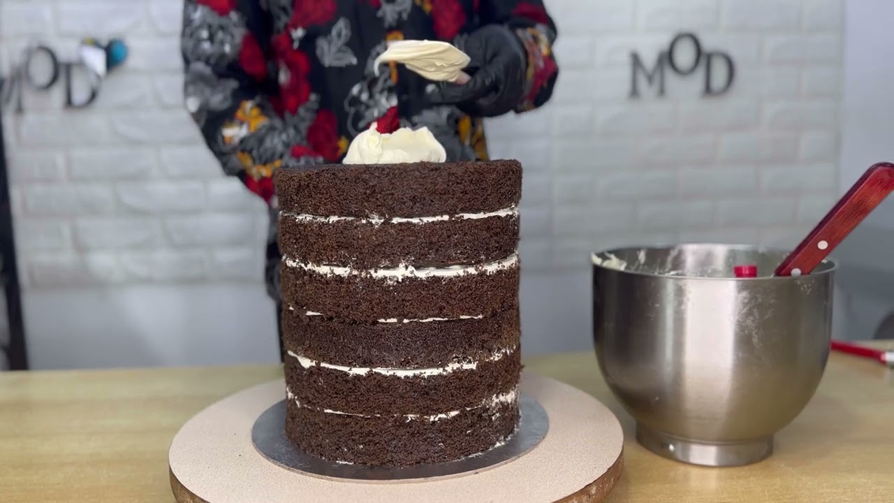 HOW TO LAYER SPONGE CAKE LAYER.