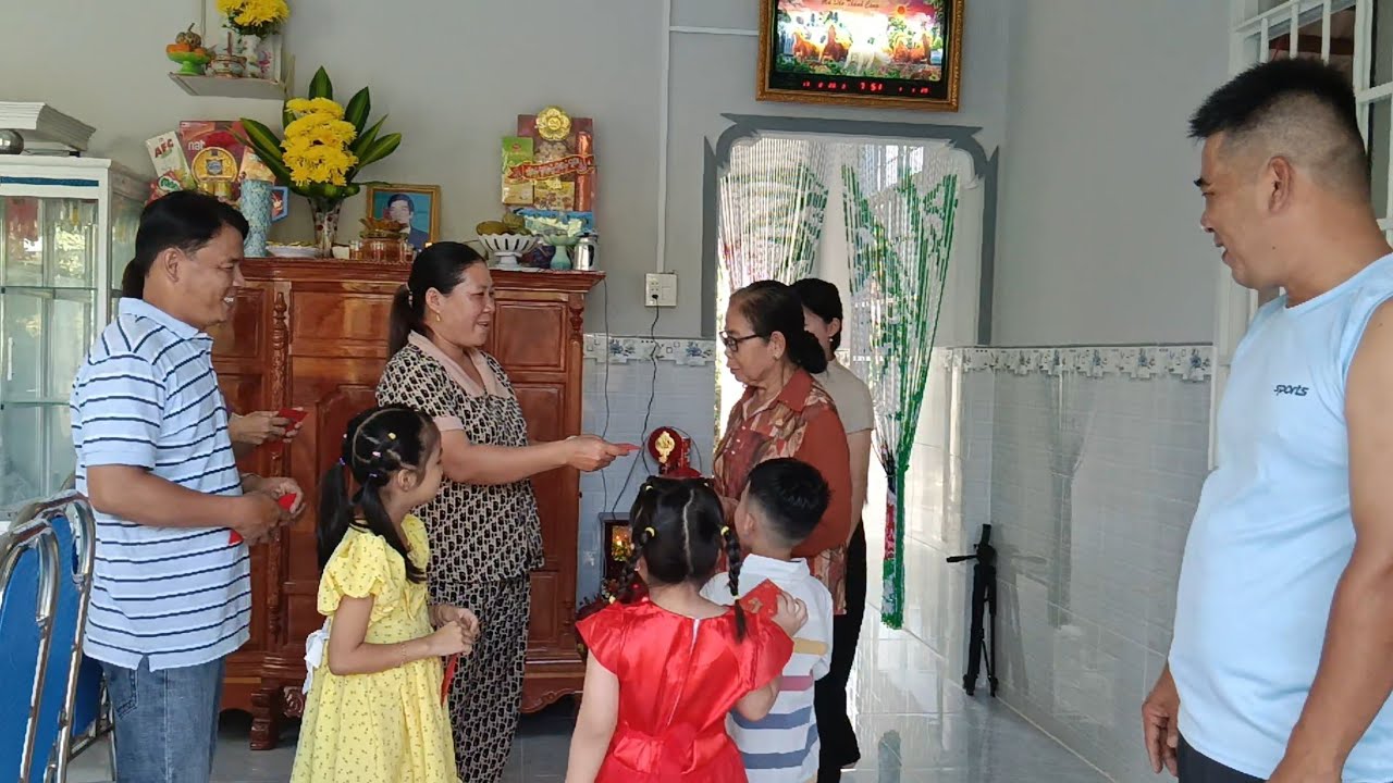 Sum Họp Gia Đình Cùng Dùng Bữa Cơm Tất Niên Đầu Năm HTMT & Family 