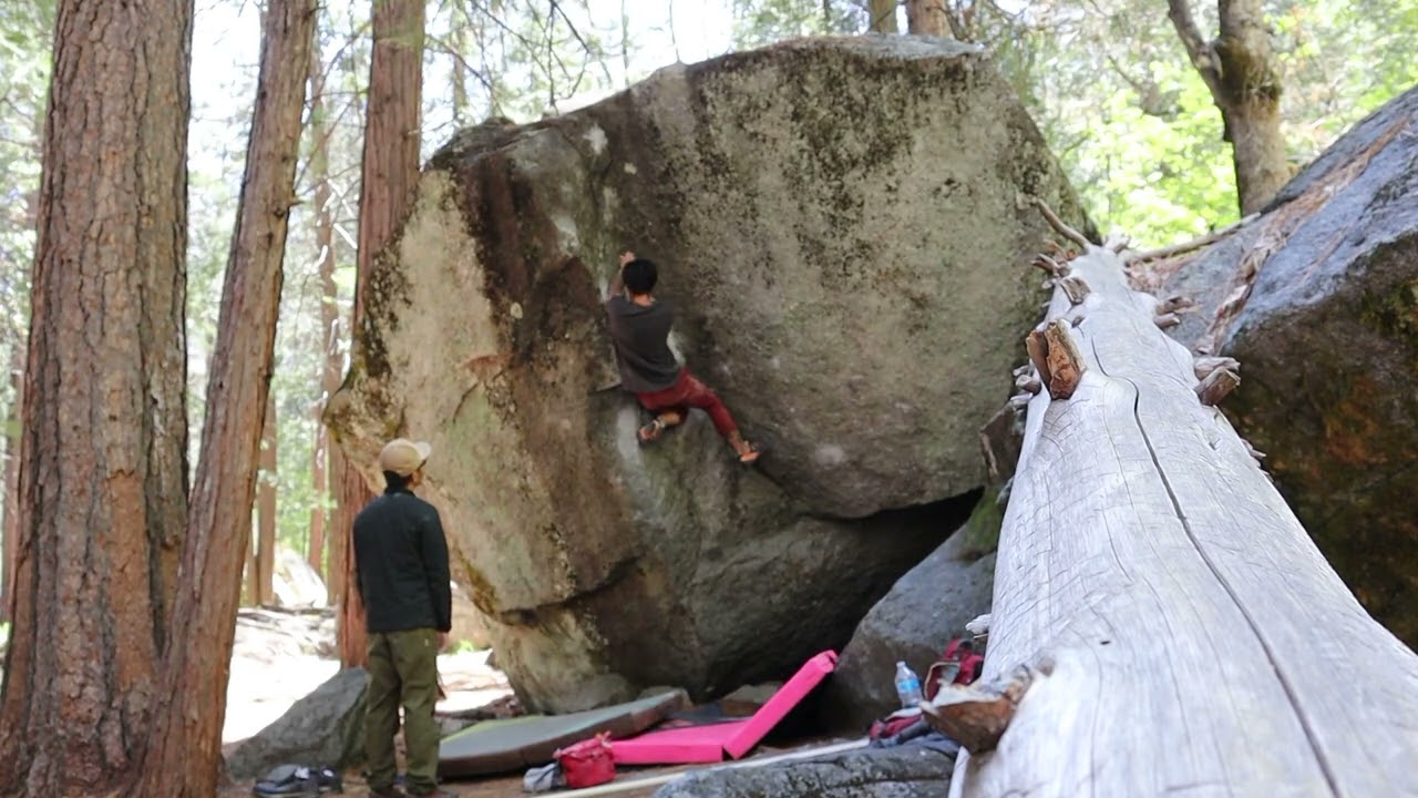 Root Canal v7: Curry West, Yosemite Bouldering