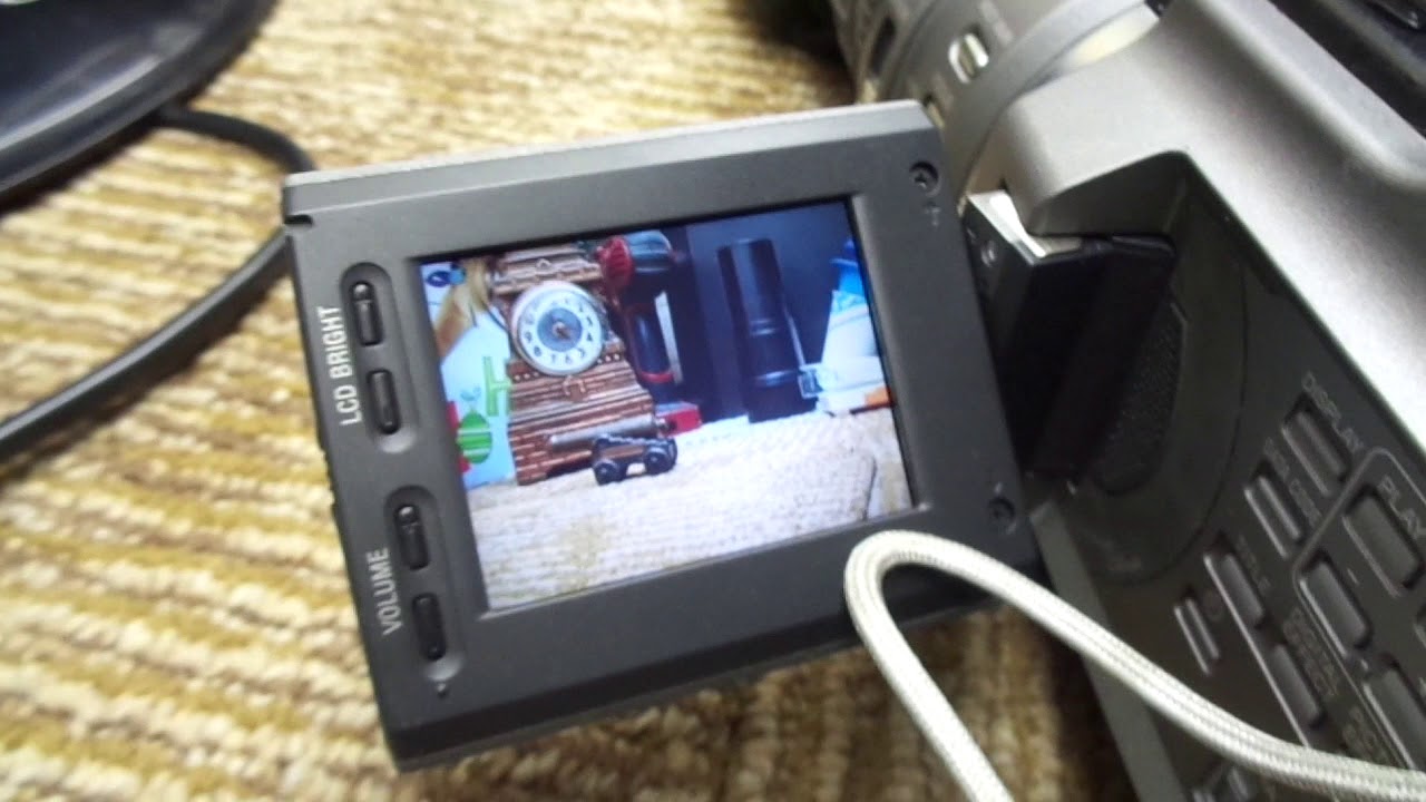 DEMO OF PRO SONY DCR-VX2100 HANDYCAM 3CCD DIGITAL VIDEO CAMERA FOR SALE