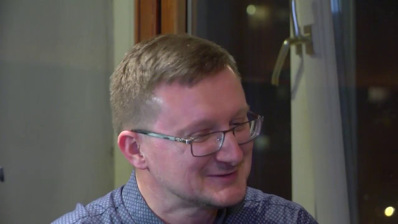 Spievajte si pri vysávaní, udržíte kolektívnu pamäť