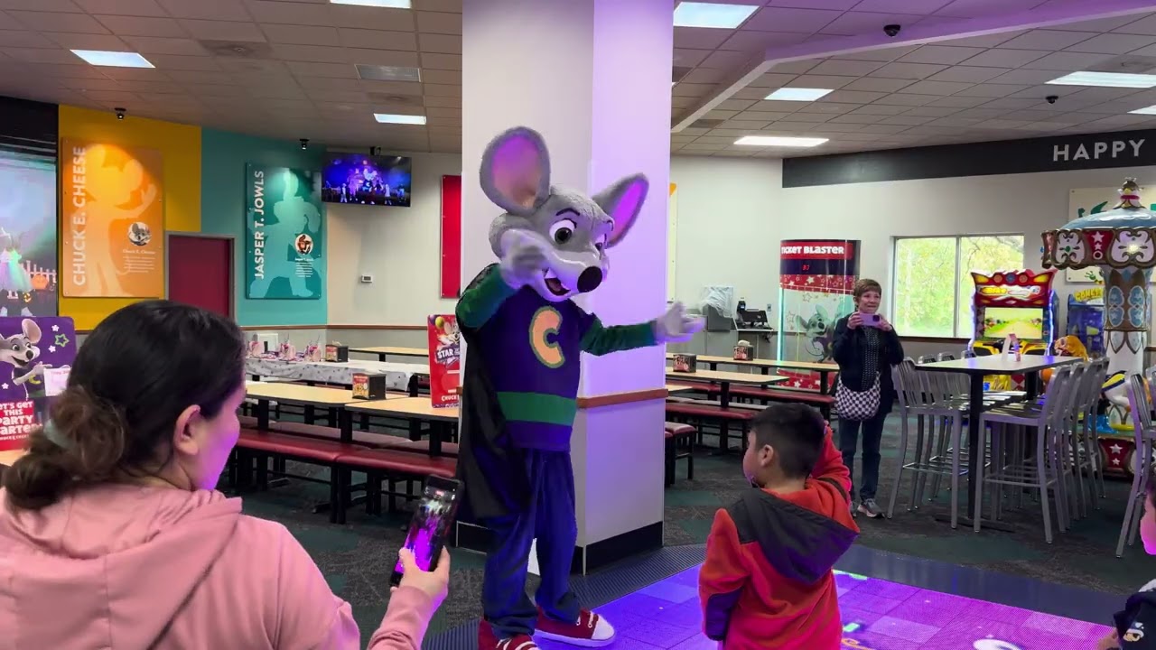 Chuck E Live! Haunted House Party 2025