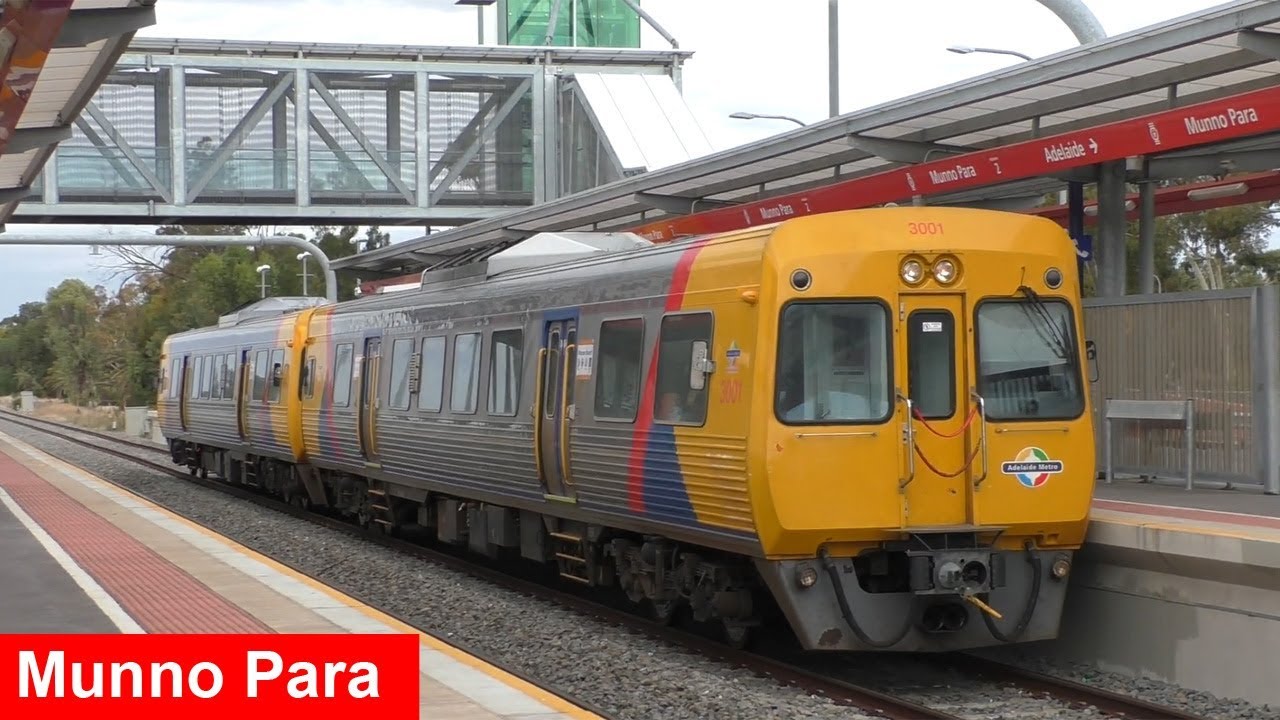 Trains at Munno Para during peak hour - Adelaide Metro