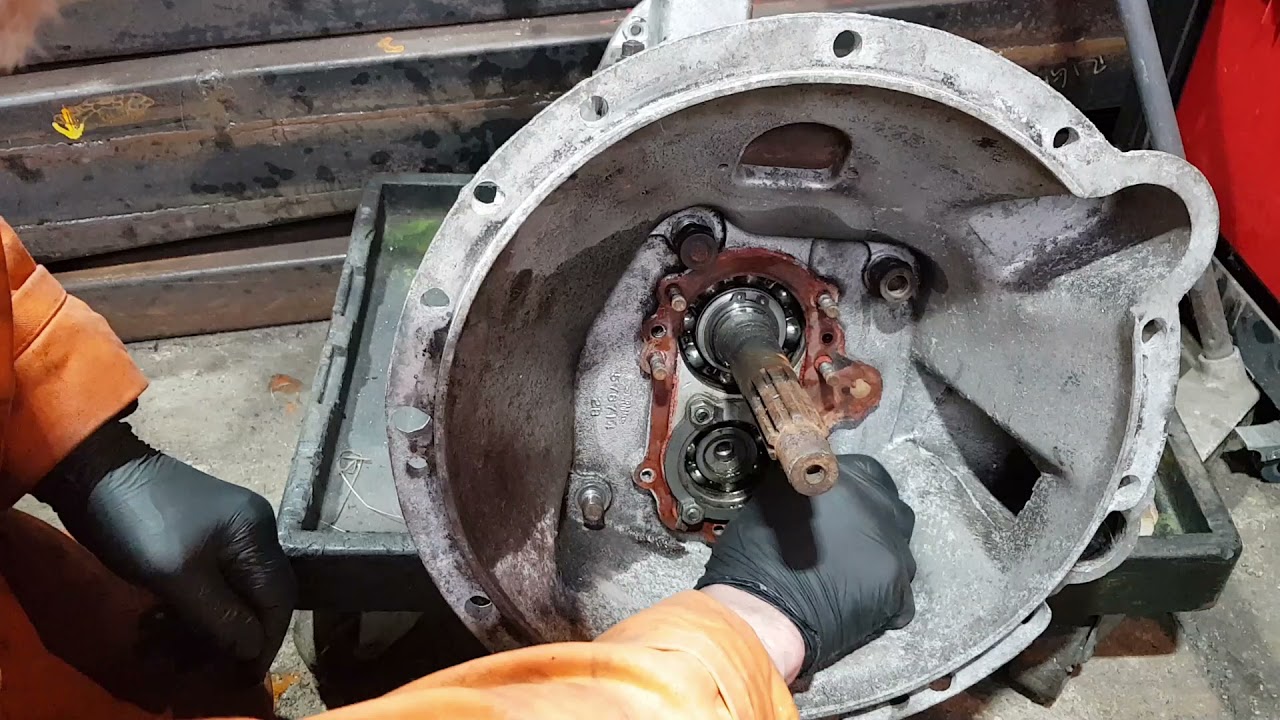 Land Rover Series Gearbox Strip Down Part 3
