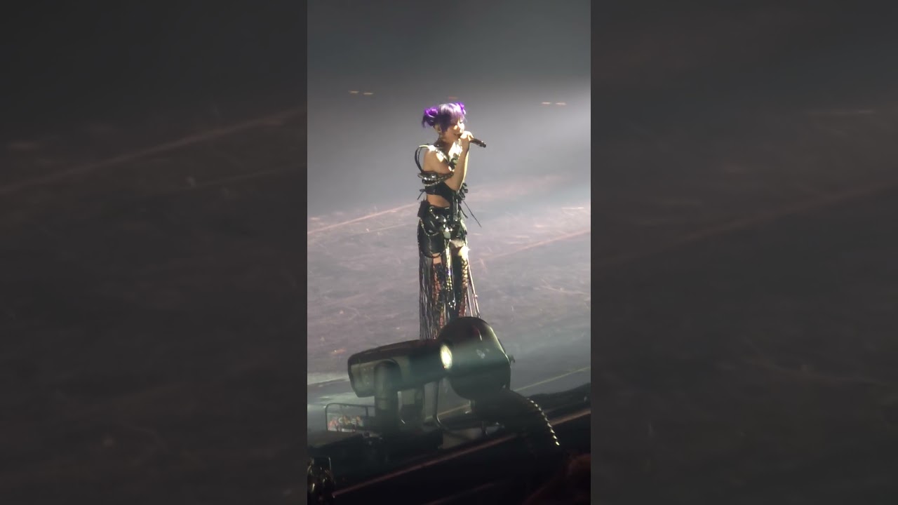 XG Hinata and Fans Singing You belong with me Taylor Swift  LA 10-06-24