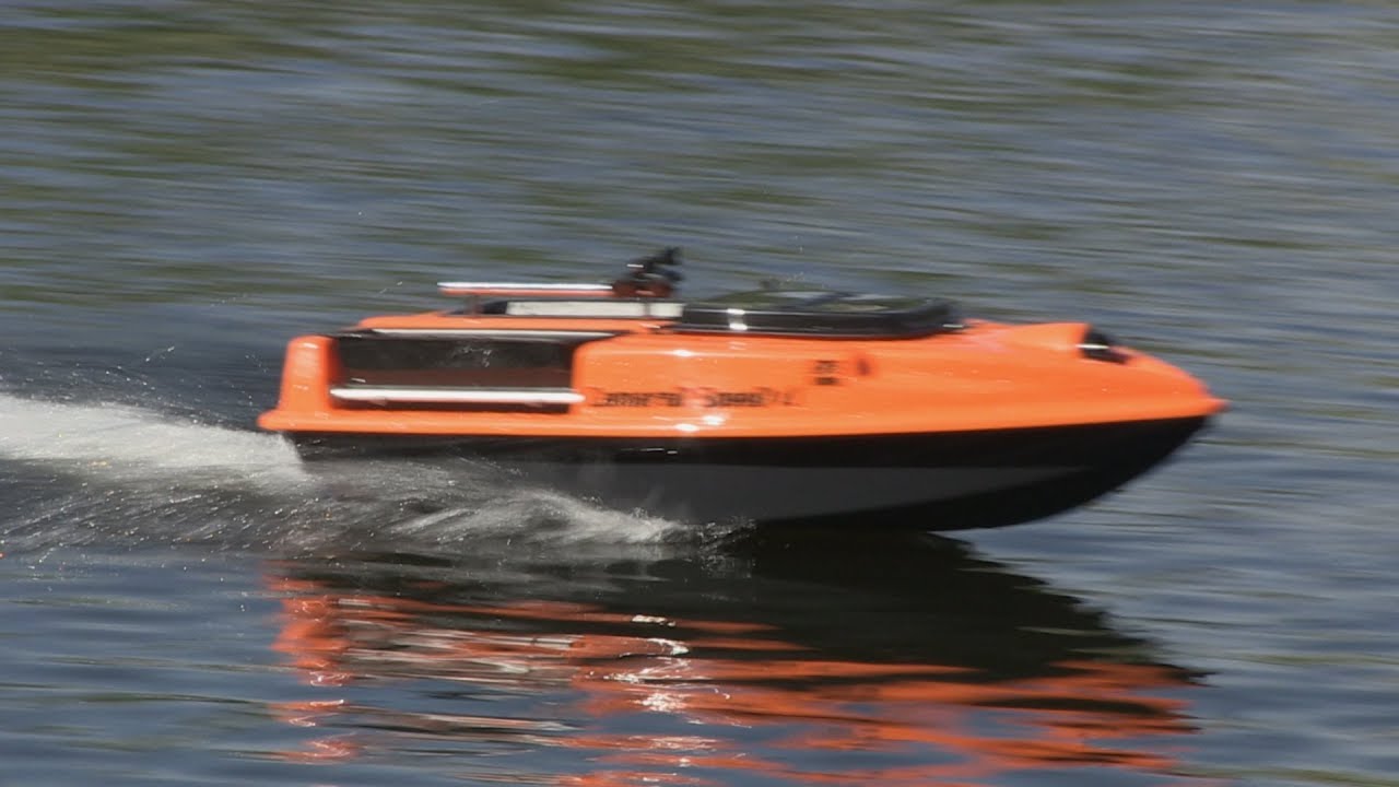 WOW speed! Fastest in the world RC bait boat: unpacking & test.