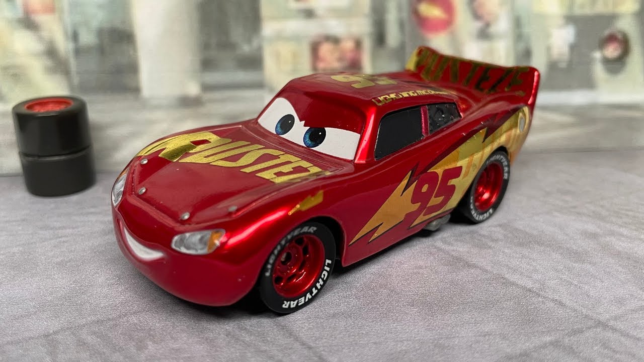 Mattel Disney Cars 3 Rusteze Racing Center Lightning McQueen Die-cast