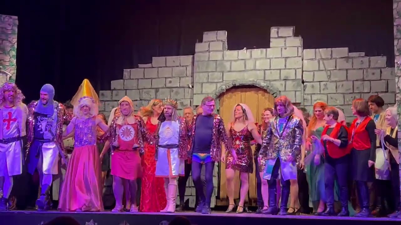 SPAMALOT - Teatre Cercle - voltarivoltar