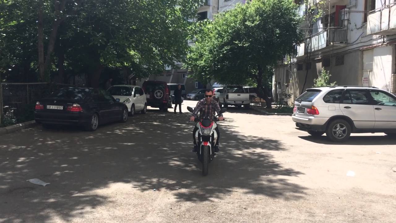 Юра Мадатов на спорт байке