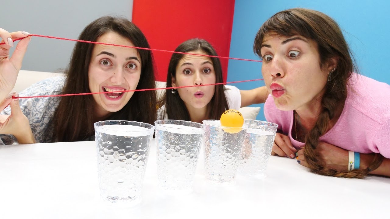 Kız oyunları. Ayşe, Sevcan ve Ümit, pinpon topu ile challenge yapıyorlar! Eğlenceli video.