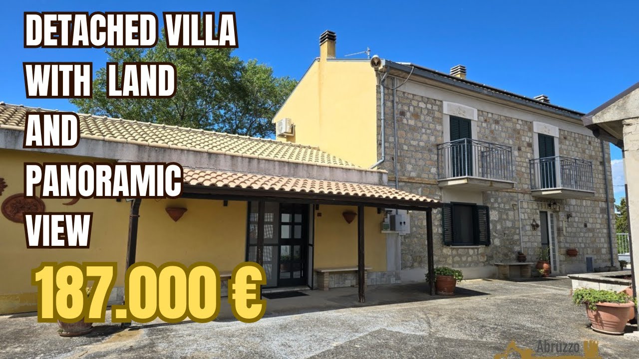 Four bedroom detached villa with garage, garden, olive grove and nice panoramic view. Abruzzo.