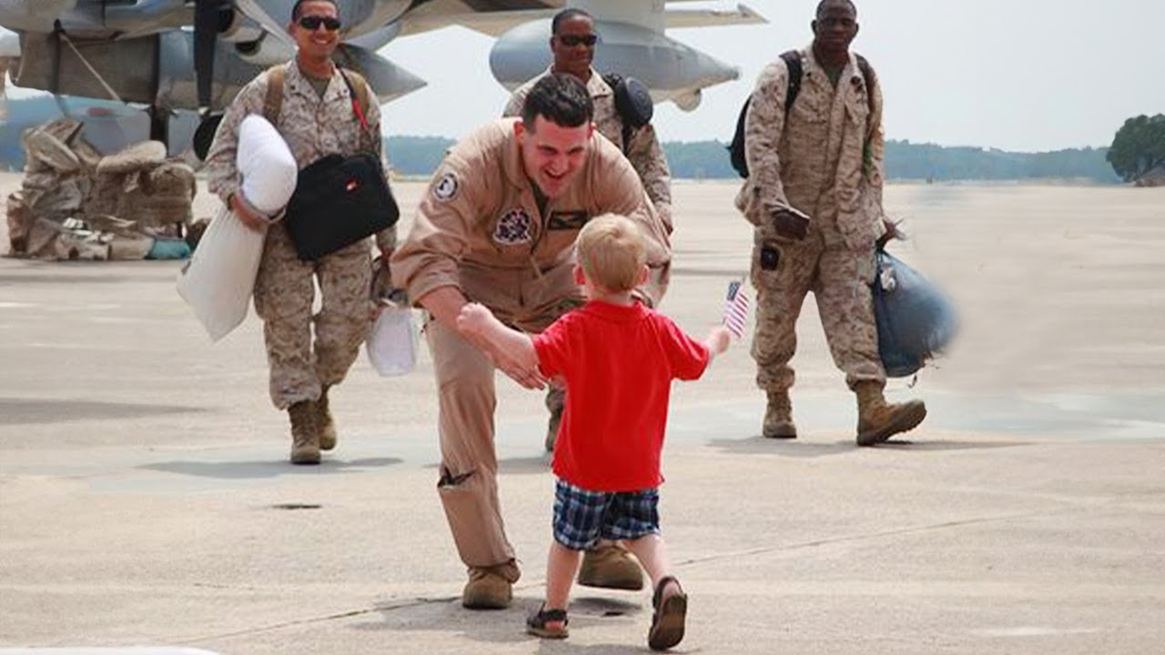 50 Emotional Soldiers Coming Home Compilation Ever !
