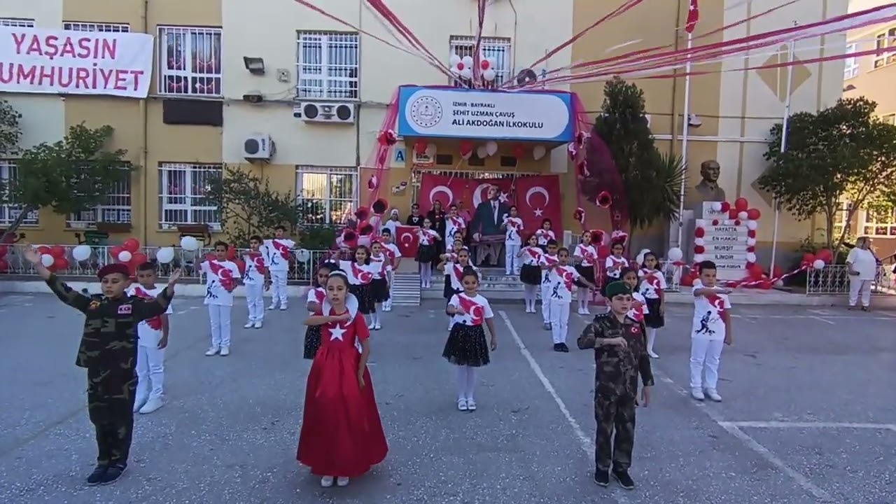 ŞHT. UZM. ÇVŞ. ALİ AKDOĞAN İLKOKULU FİGEN KEMİKÇİ 4 E  29 EKİM KUTLAMA GÖSTERİSİ