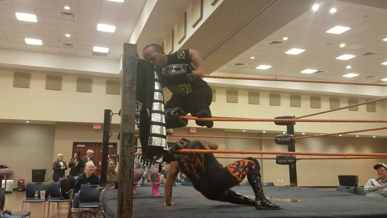 Dwarfinator wrestling 3