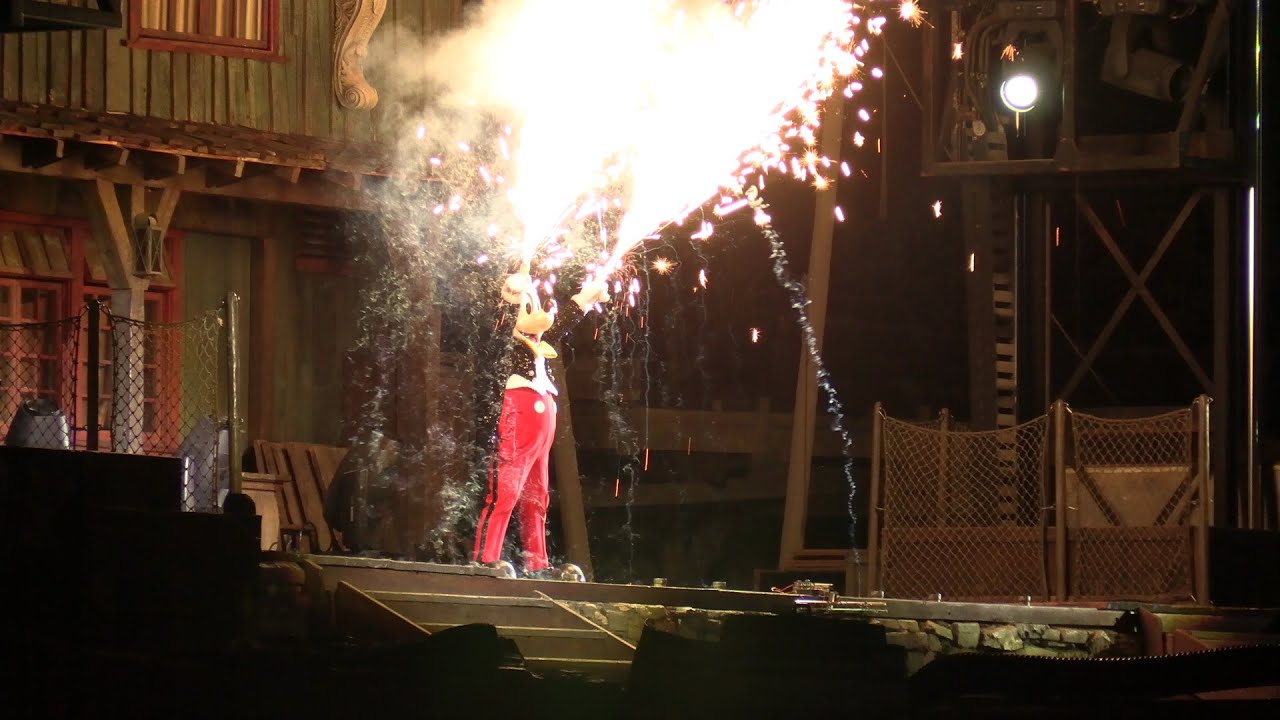 Fantasmic! at Disneyland Full Show with Exit Music [4K] - January 4, 2025 10:30 PM