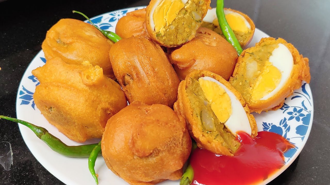 Anda Pakoda Popular Street Food |  Iftar recipe | Ramadan Special Ande Aloo Pakoda