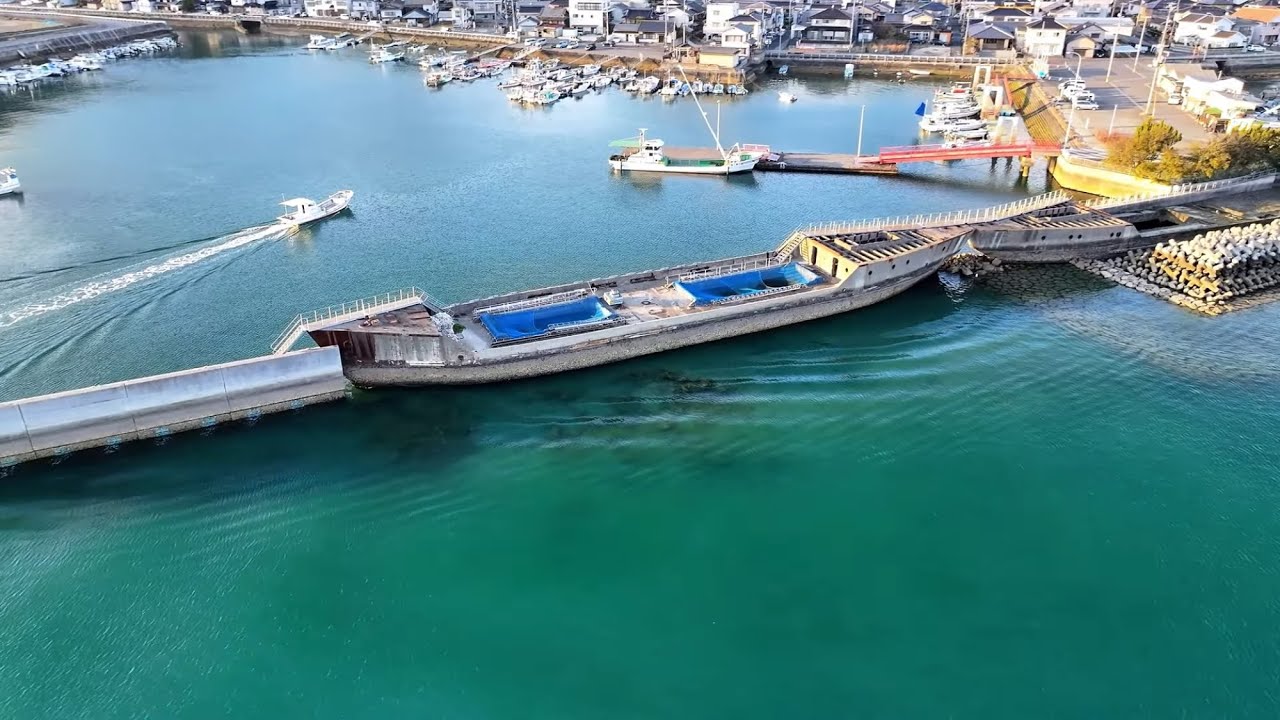 【海の守り神】コンクリート船防波堤 『第二武智丸』ドローン空撮 広島県呉市 / Drone Aerial Video of Concrete ship in Kure City, Hiroshima