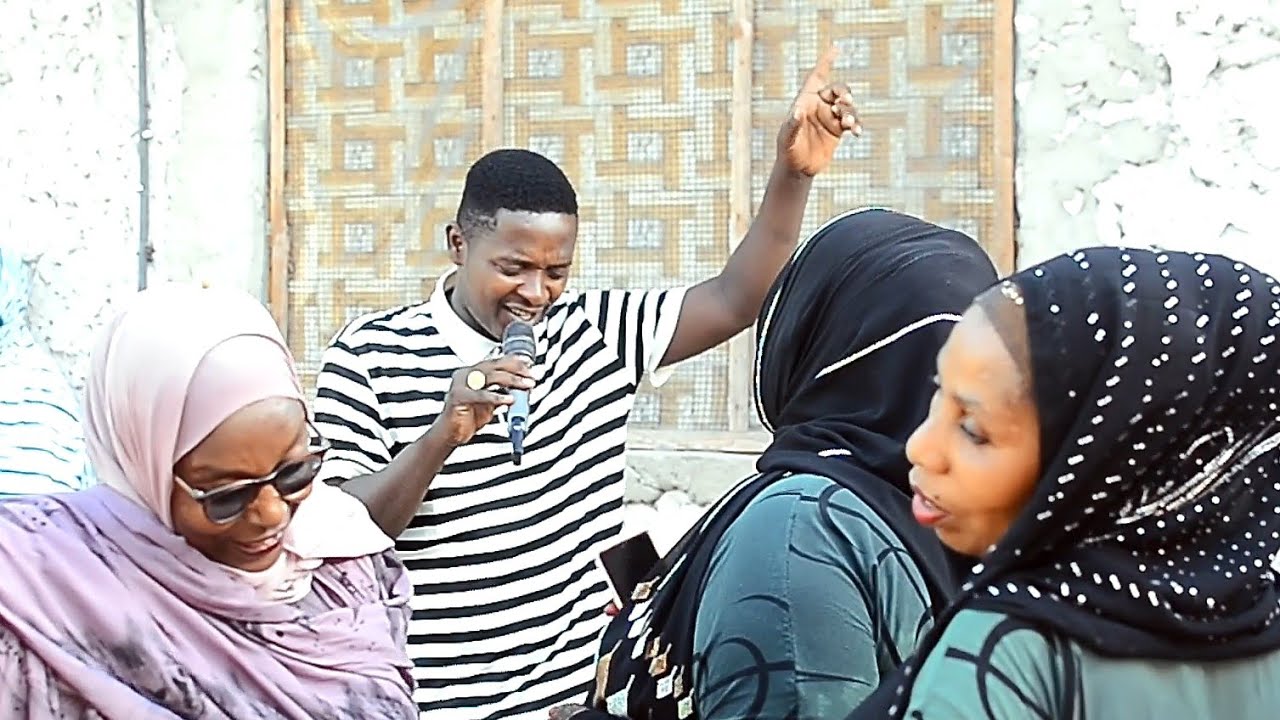PUNGUZA UGAIGAI  . PUMBAVU ZAKE CHICHI HARUSINI AJIACHIA HIVI ONA MNANDA RAHA YAKE Perfomance video