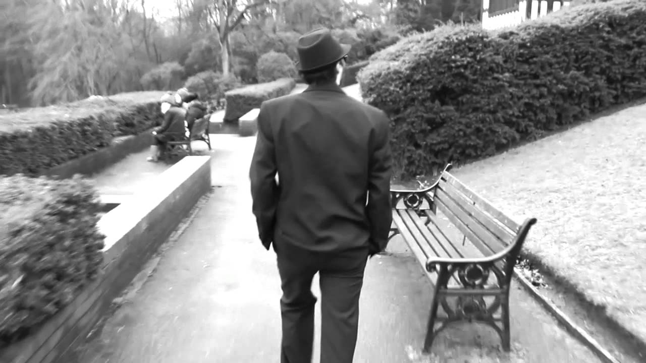Music Video - Beck - Blue Moon