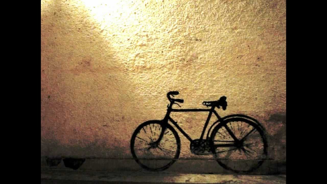 Tumbando cimientos- trajo avatar en bici