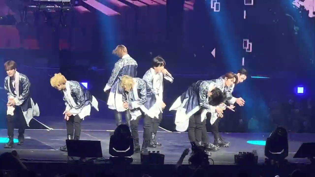 DOMINO | STRAY KIDS (스트레이 키즈) MANIAC WORLD TOUR | MELBOURNE | 02/18/23 | 4K