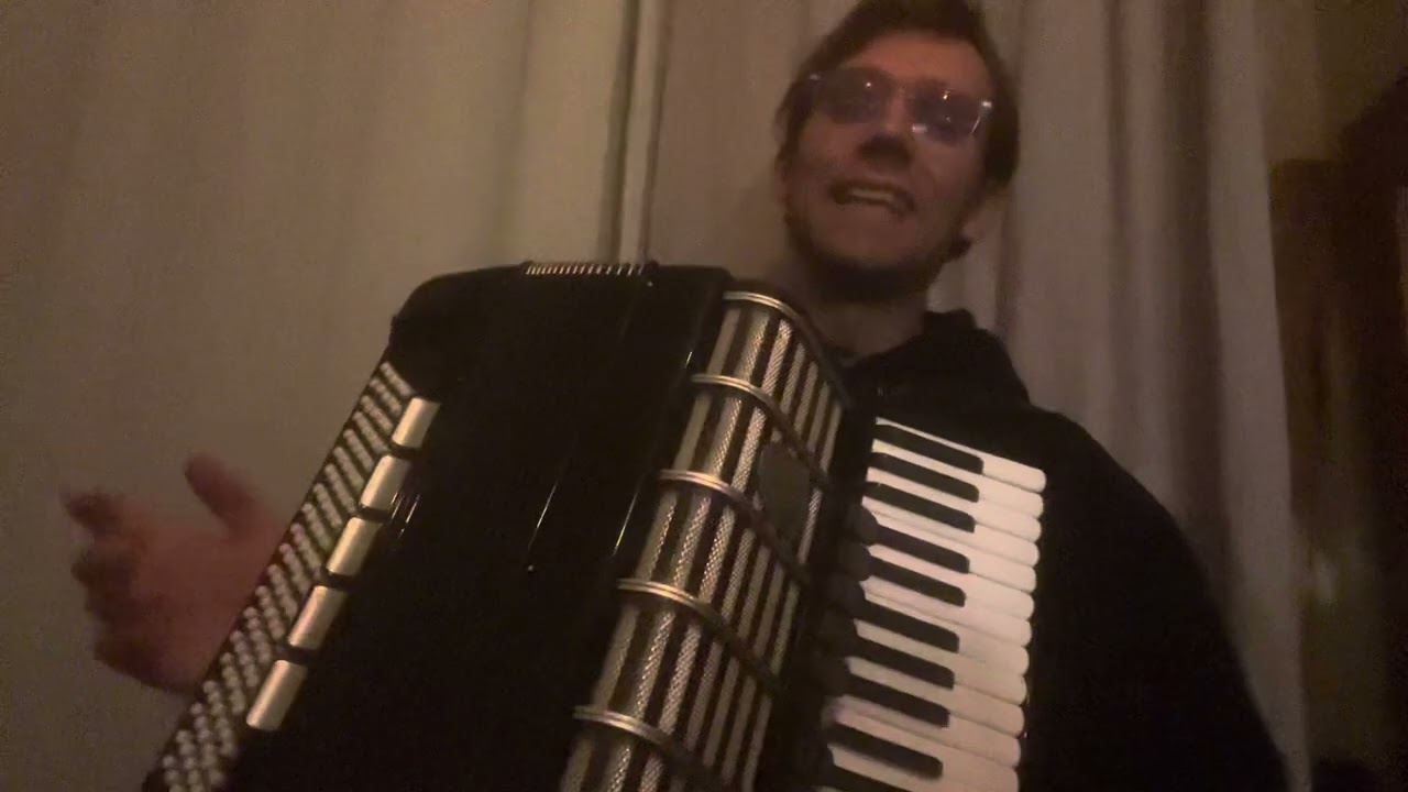 Polka Roszkowskiego z Polesia // jak ozdabiać i akompaniować akordami na akordeonie 
