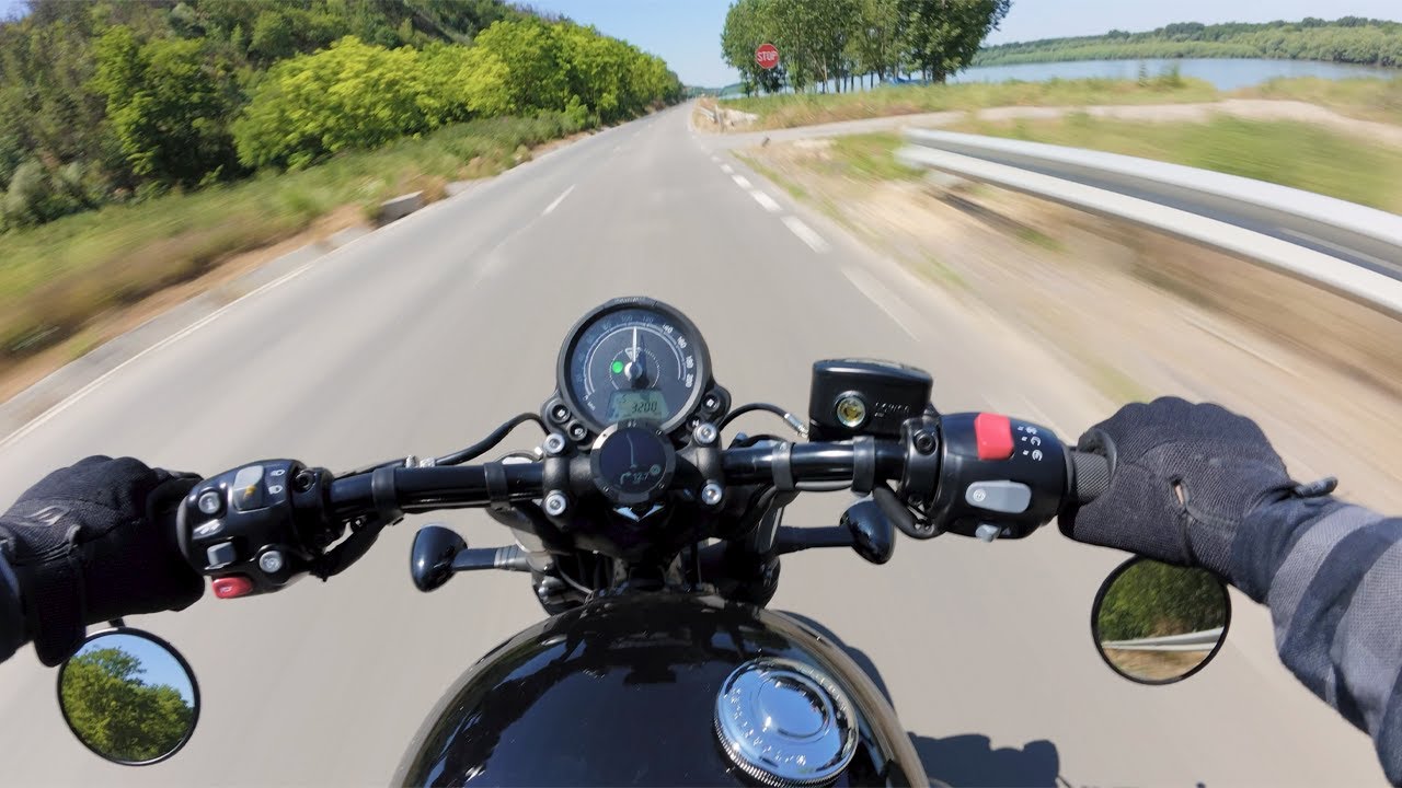 Twisting through Dobrogea on my Triumph Bonneville Bobber | Raw Exhaust [4K]