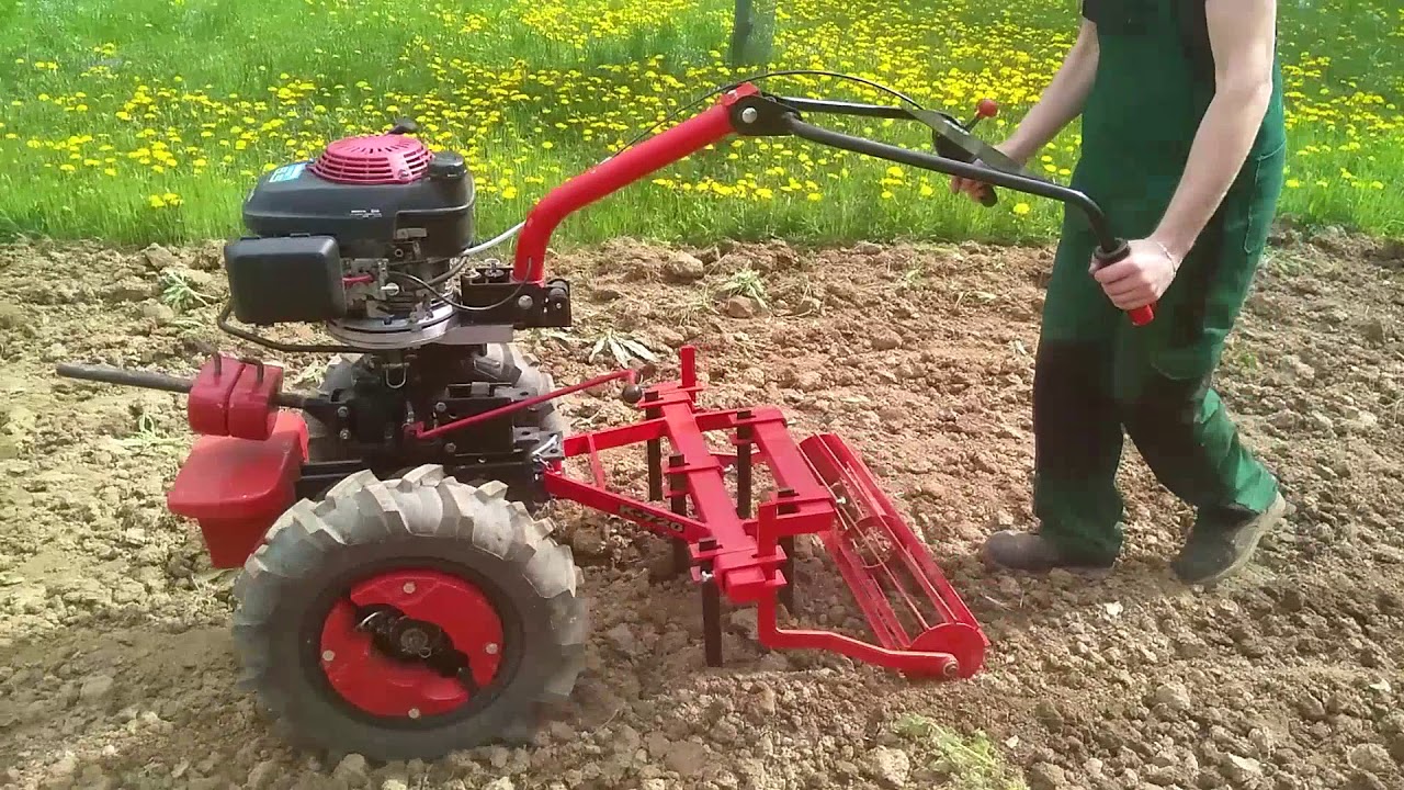 Příprava půdy K 720 vs  KP 70