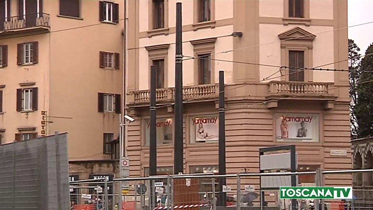 2018-04-09 FIRENZE - POLEMICHE PER I PALI NERI TRAMVIA PIAZZA STAZIONE