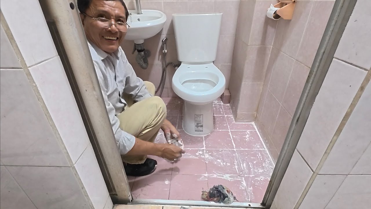 Cách Khắc Phục Nước Nhà Vệ Sinh Tầng Trên Thấm Ra Hợp Ghen Xuống Tầng Dưới - Đổi Bồn Càu Mới 