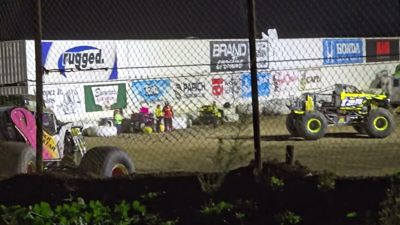 Monster Trucks - Rock Star - Bill Payne - Straight Up Racing - Santa Maria Speedway