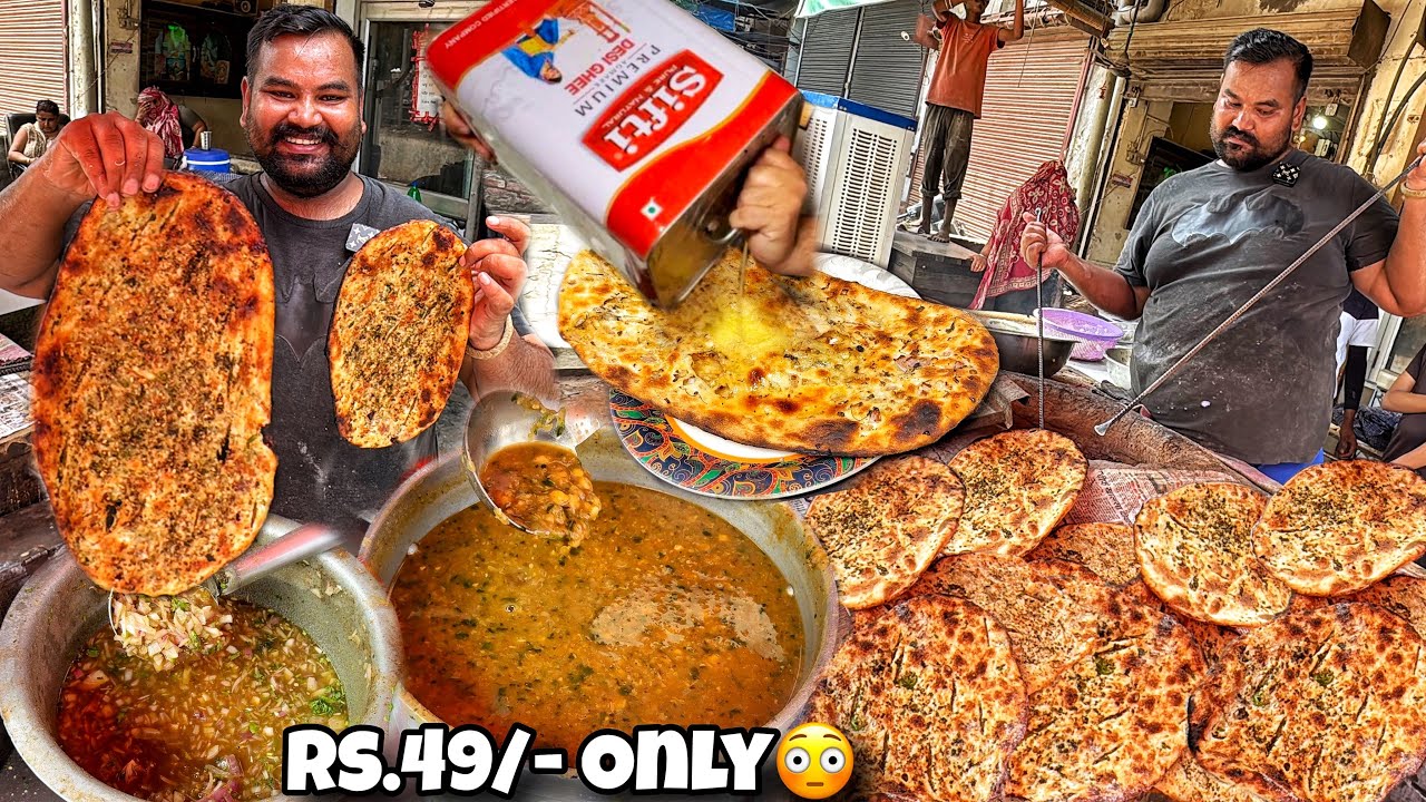 Rs49/- Only Desi Ghee Wala Bahubali Amritsari Kulcha | Street Food India | Phelwan Kulcha Amritsar