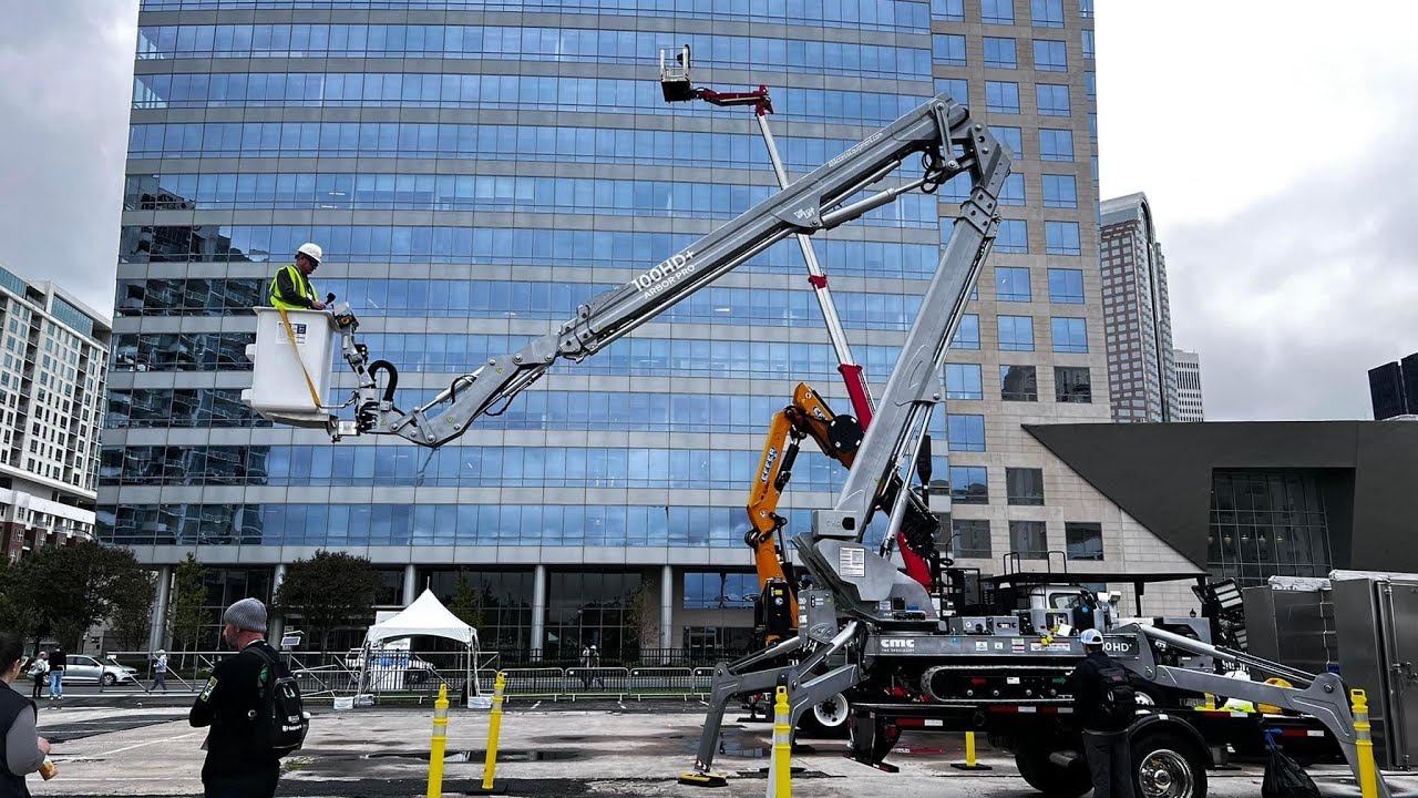 Flying the new CMC 100' spider lift