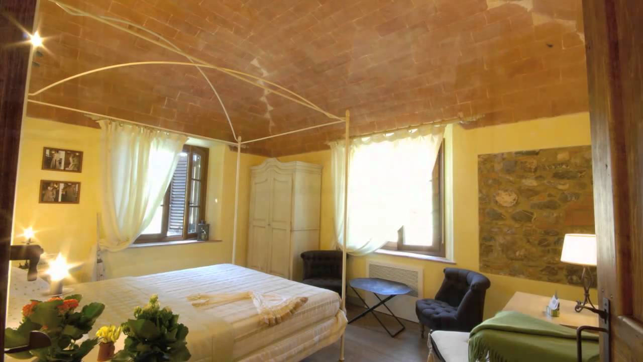Borgo in Chianni, Chianni - Property in Tuscany, Italy - Realitalia