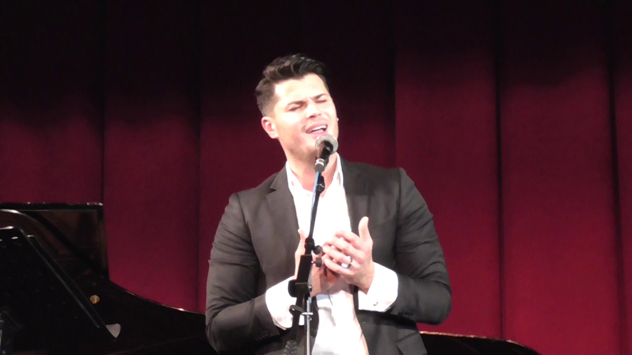 О чём задумались, мадам. Сергей Дудинский в ЦДРИ 21.11.2019г. 00215