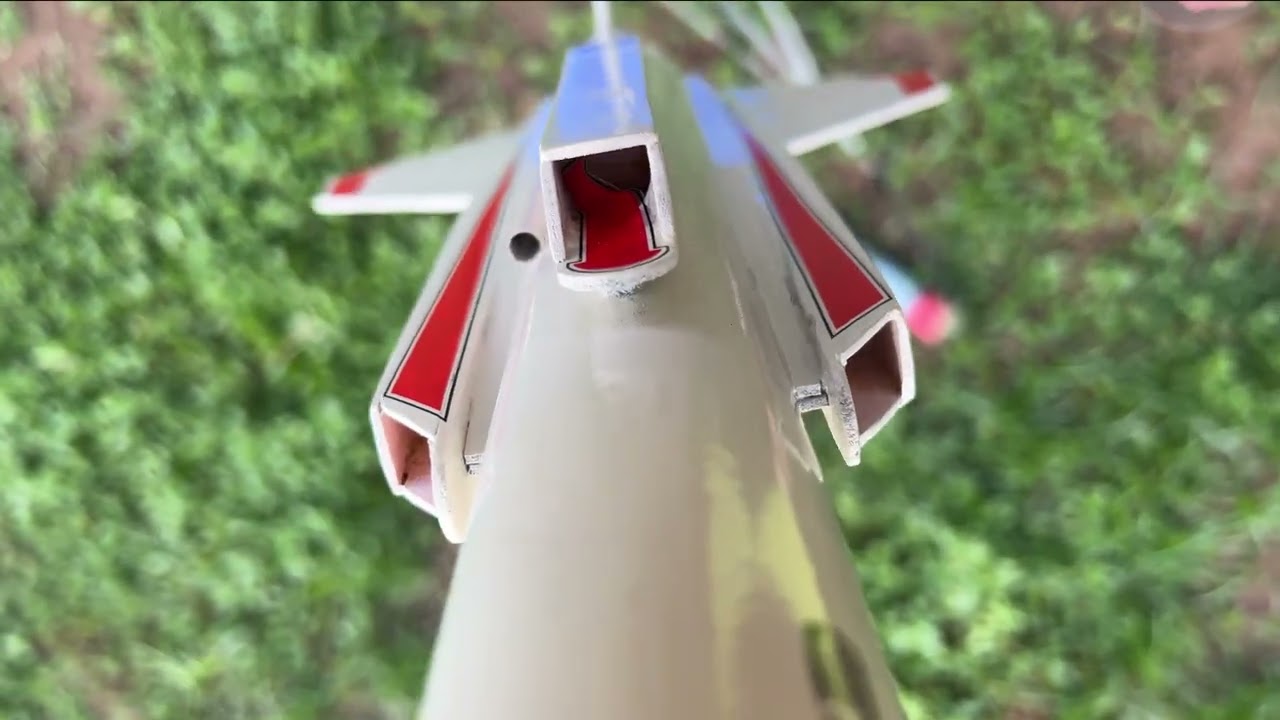 Model Rockets: Landing rockets at the edge of the park and Gary tries to blow up his rockets