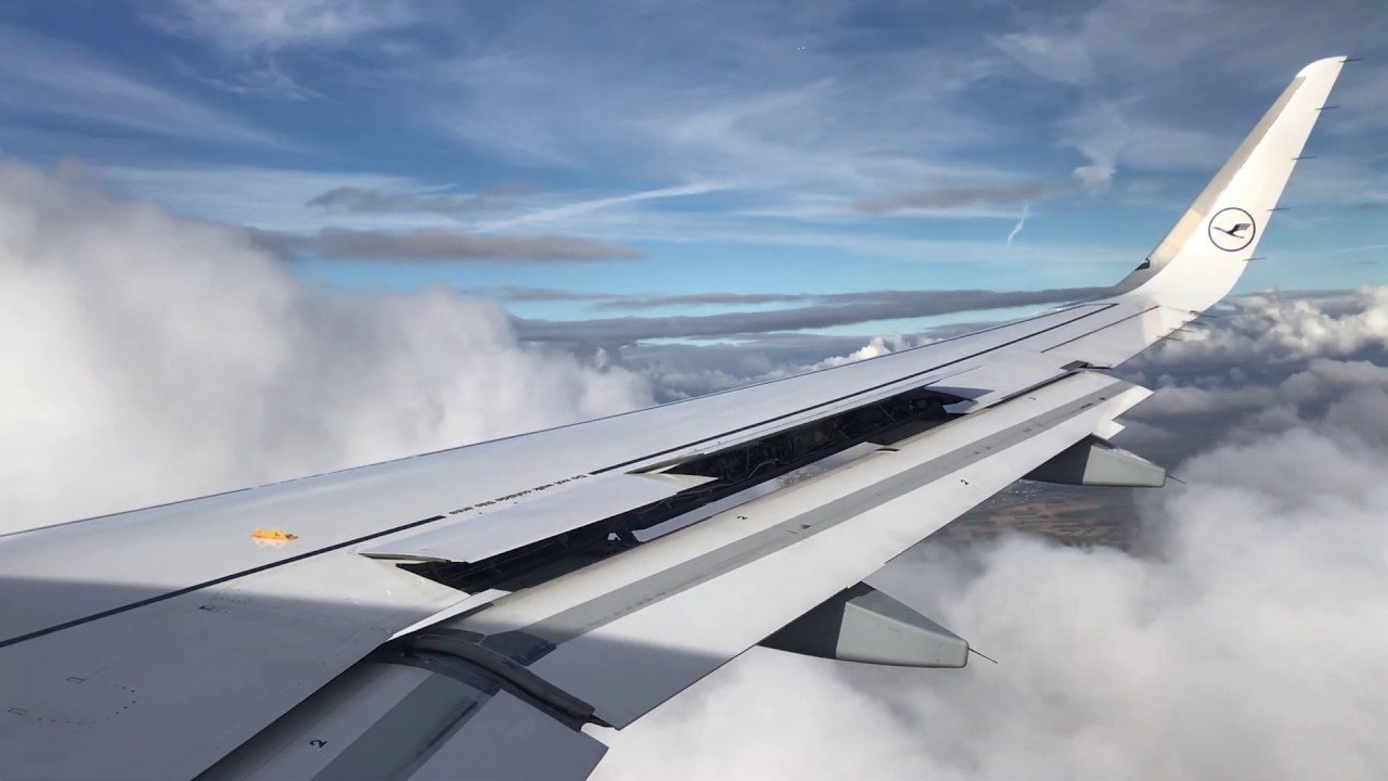 Airbus A320 (D-AINB) Lufthansa landing in Frankfurt