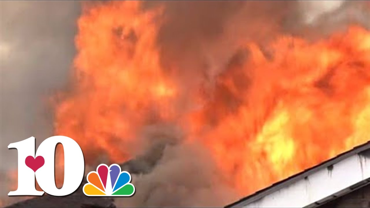 Crews responding to large apartment fire in West Knoxville; no injuries reported