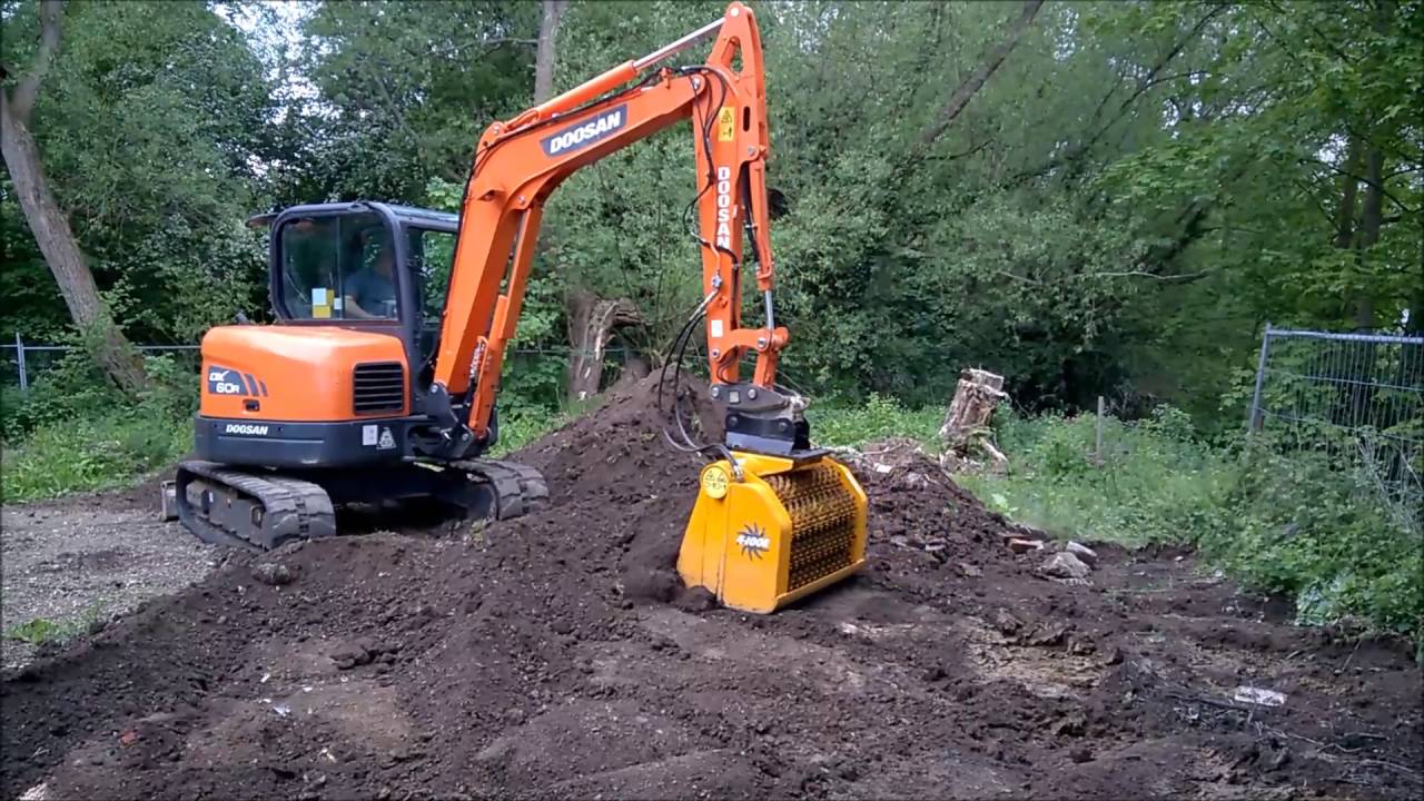Doosan DX60R Excavator & Gyru-Star 4-100E Screening Bucket