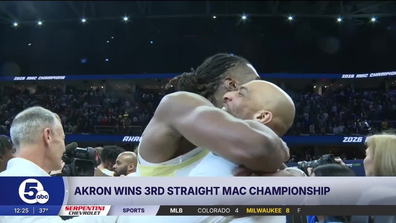 Акрон обыграл Толедо со счетом 79-76, завоевав третий подряд титул чемпиона MAC.
