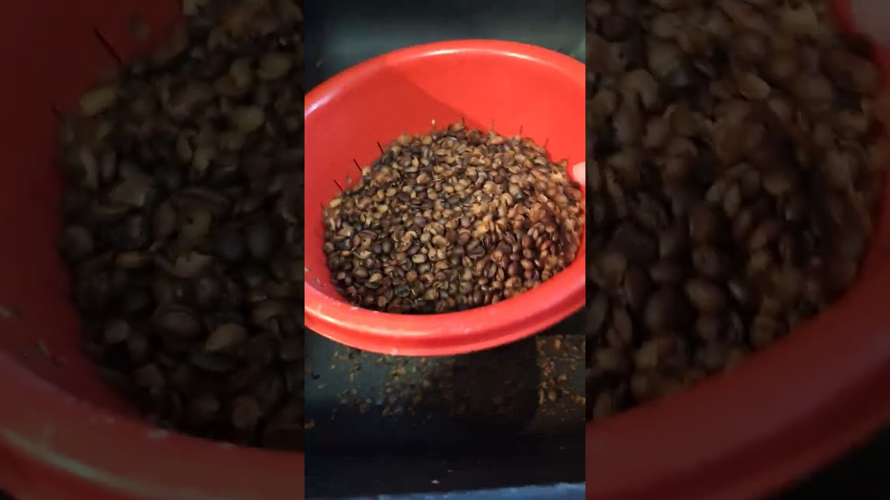Kaffee Rösten.  Äthiopien.