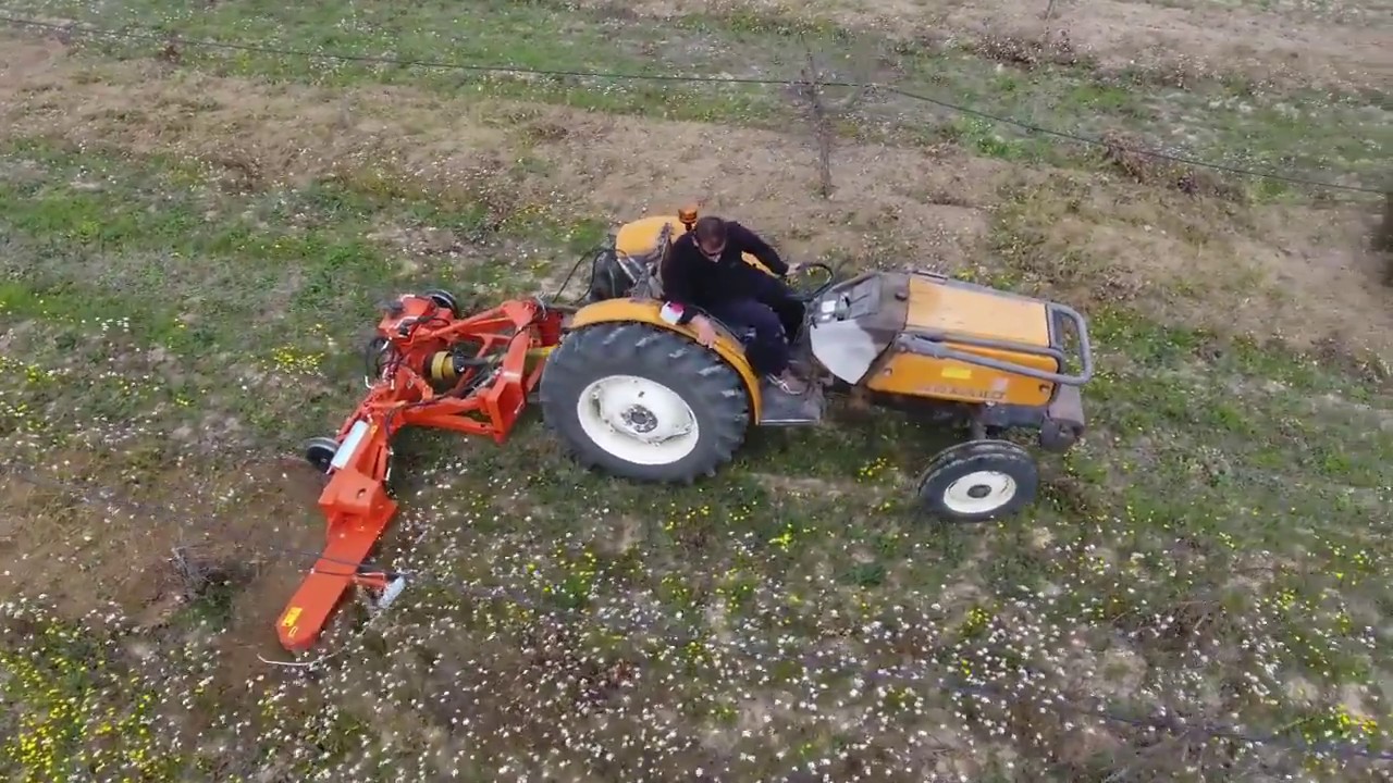 Travail du sol mécanique des chênes truffiers