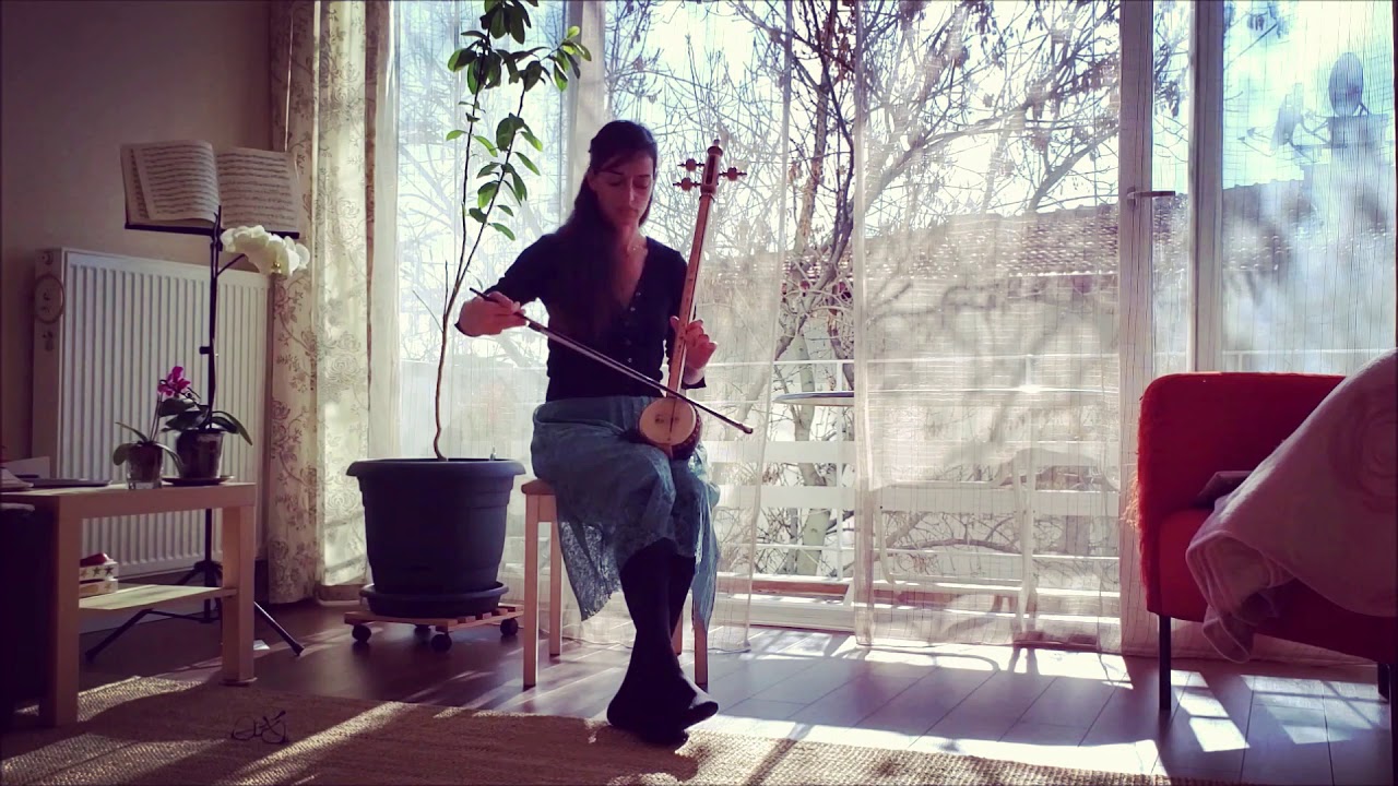 Yo Era Niña  // Ceren Turkmenoglu, Rebab