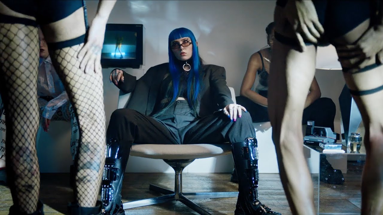 Ashnikko - Special (Official Music Video)