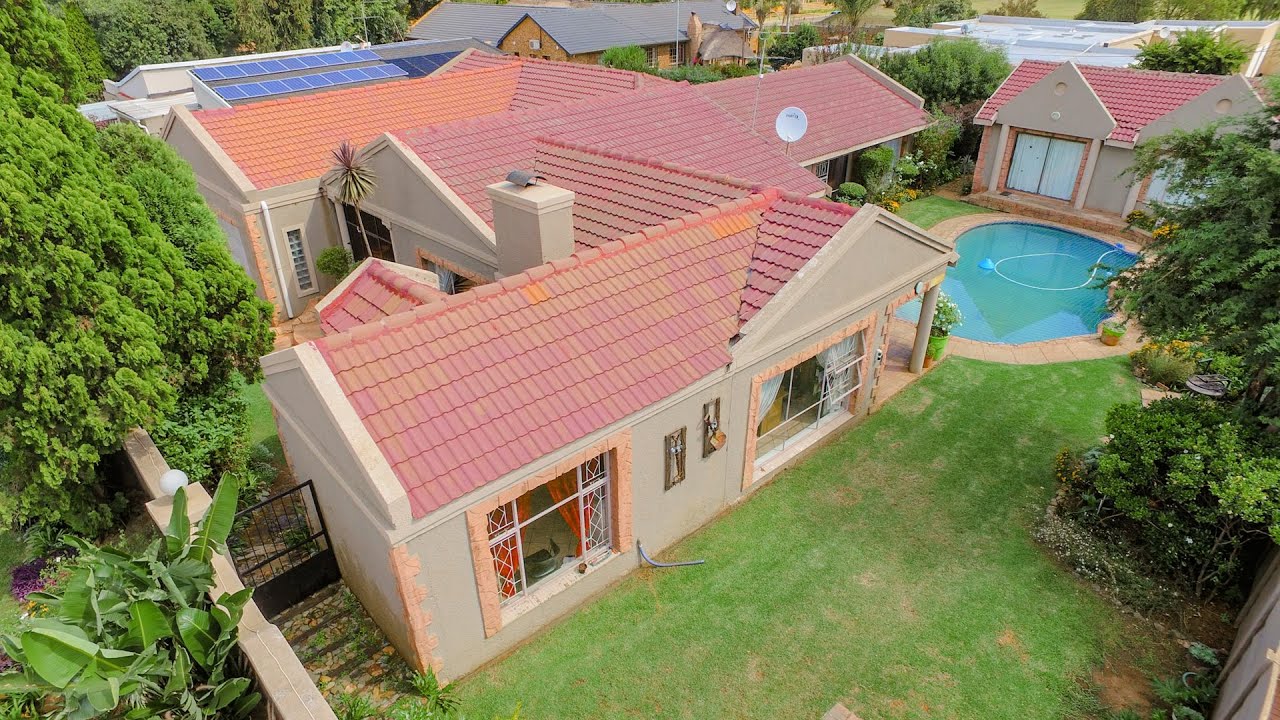 3 Bedroom House for sale in Sunward Park