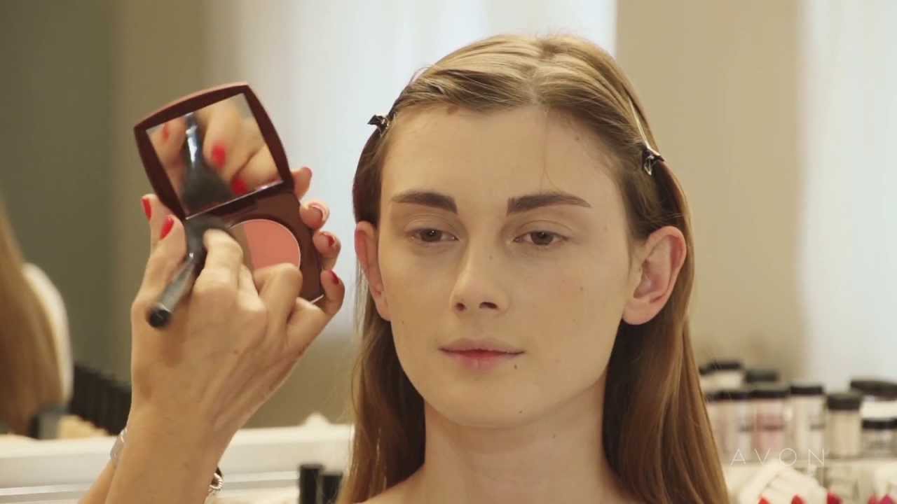 Визуальная коррекция квадратной формы лица от Avon