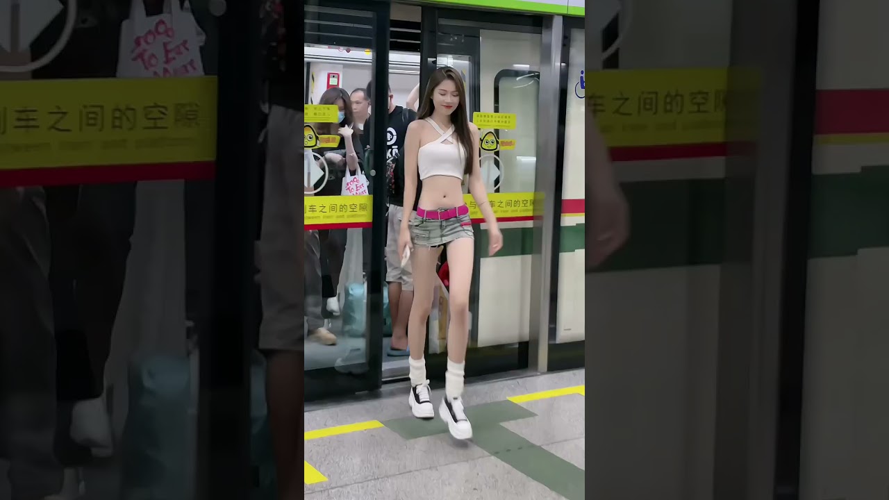 Is this called long legs? - Girl China