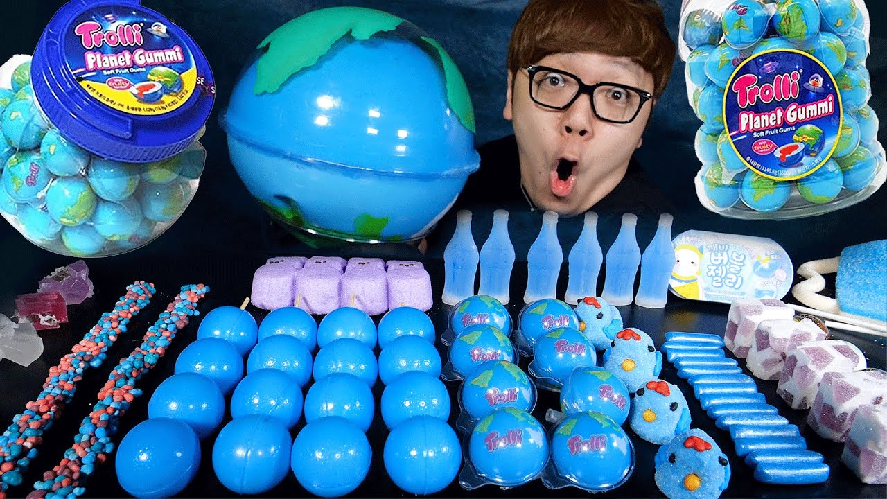 【ASMR】 GIANT PLANET GUMMY & BLUE DESSERTS【ЗВУК ПОЕДАНИЯ】【ВЗРЫВАЮЩЕЕСЯ ЖЕЛЕ】【MUKBANG】