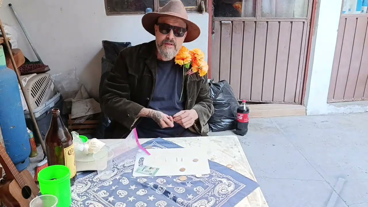 Se esta muriendo el dinero. Microcorto Ofrenda Digital 2025