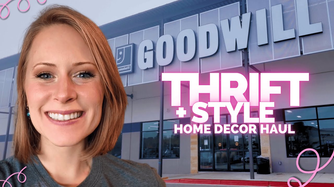 Thrift Shopping at Goodwill! 💙 Thrifting home decor for resale!